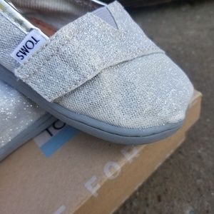 RESERVED/DO NOT BUY Toddler Toms Size 4 Silver